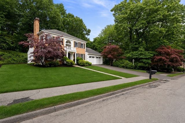 9 Hammersmith Dr, Saugus, MA 01906