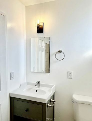 6544 S Victoria Avenue, Los Angeles, CA 90043