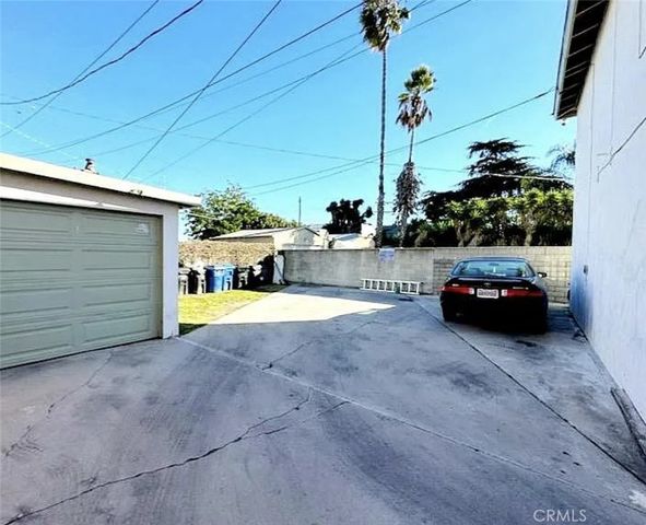 6544 S Victoria Avenue, Los Angeles, CA 90043