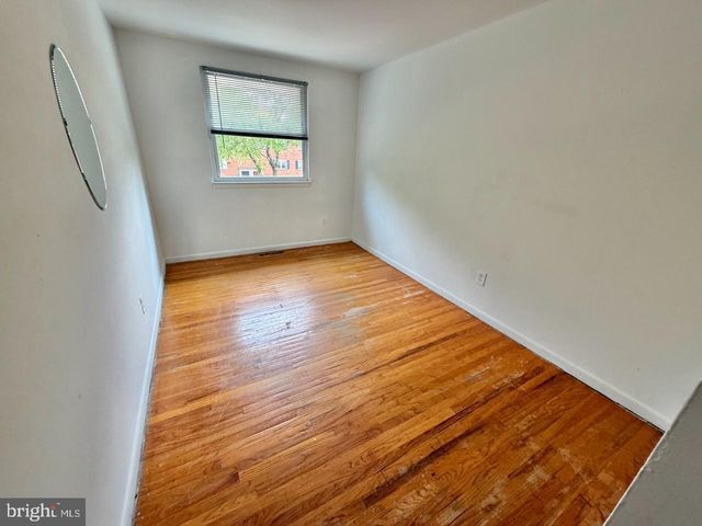 141 LAUREBA AVE, Stratford, NJ 08084