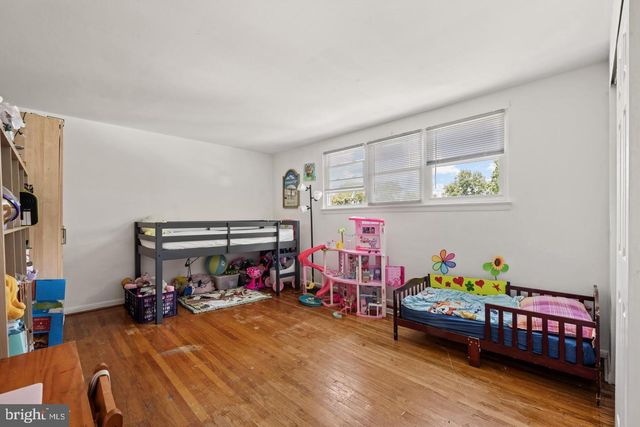 141 LAUREBA AVE, Stratford, NJ 08084
