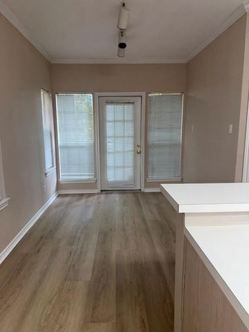 6804 N Capital Of Texas Highway 813, Austin, TX 78731