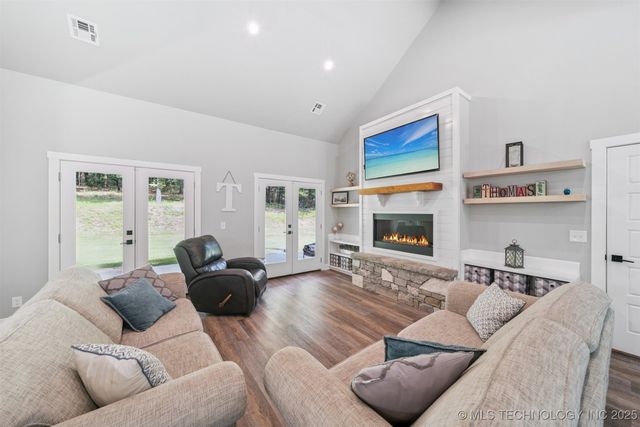 484 Ponderosa Drive, Sand Springs, OK 74063