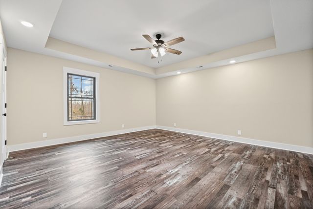 940 Palmyra Rd, Clarksville, TN 37040