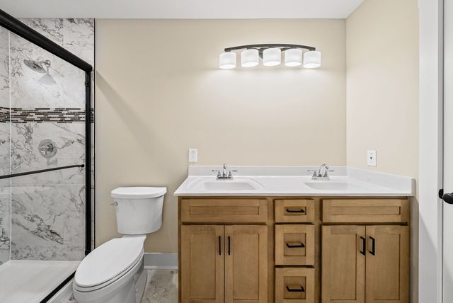 940 Palmyra Rd, Clarksville, TN 37040