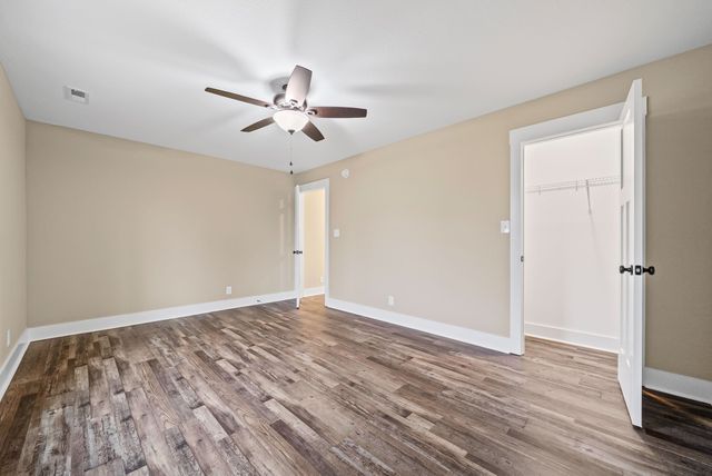 940 Palmyra Rd, Clarksville, TN 37040