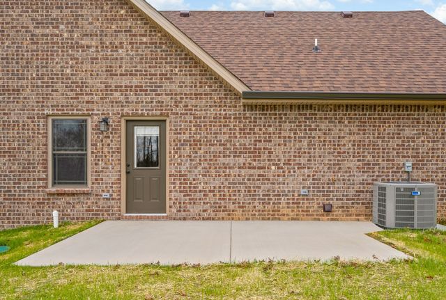 940 Palmyra Rd, Clarksville, TN 37040