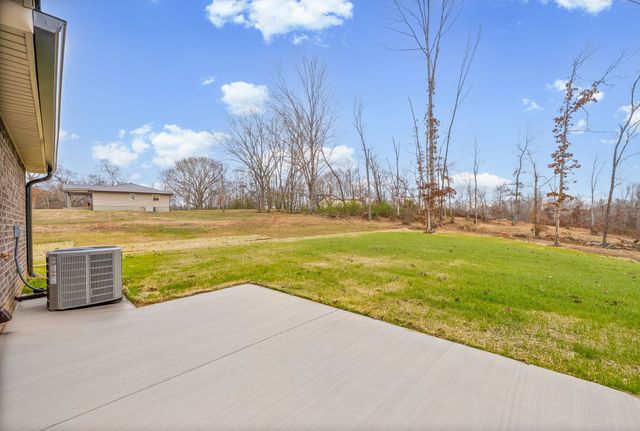 940 Palmyra Rd, Clarksville, TN 37040