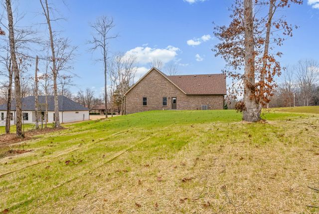 940 Palmyra Rd, Clarksville, TN 37040