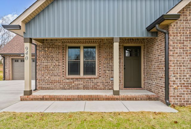 940 Palmyra Rd, Clarksville, TN 37040