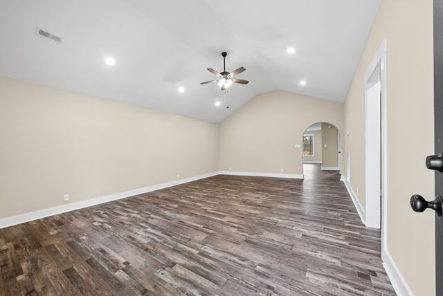 940 Palmyra Rd, Clarksville, TN 37040