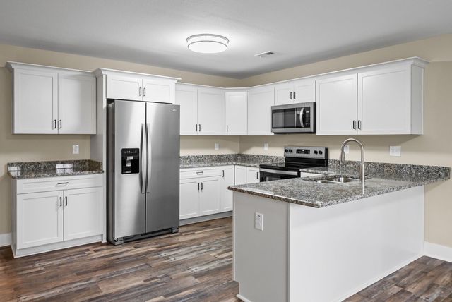 940 Palmyra Rd, Clarksville, TN 37040