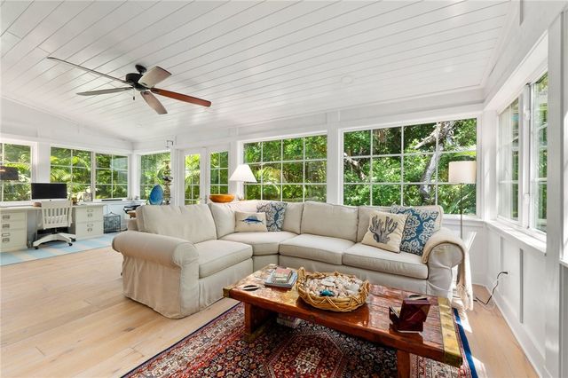 1240 Palmetto Court 104, Vero Beach, FL 32963