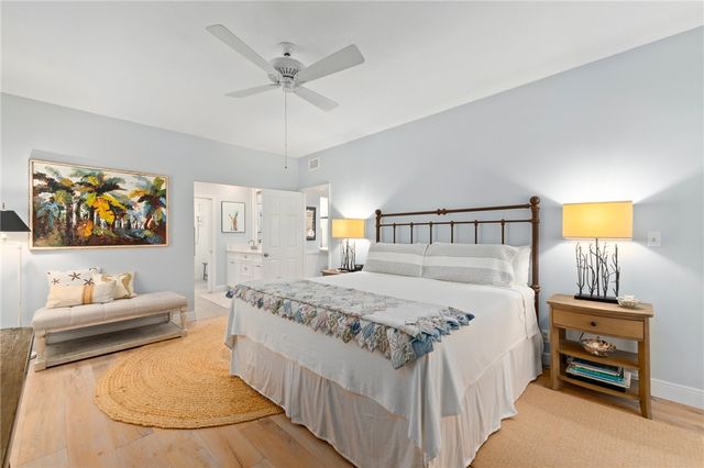1240 Palmetto Court 104, Vero Beach, FL 32963