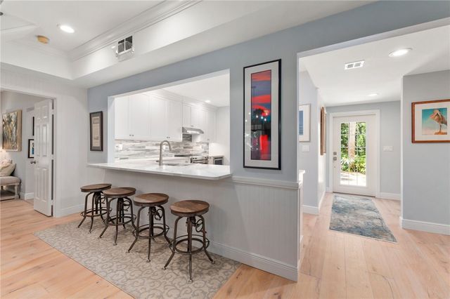 1240 Palmetto Court 104, Vero Beach, FL 32963