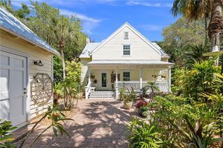 1240 Palmetto Court 104, Vero Beach, FL 32963