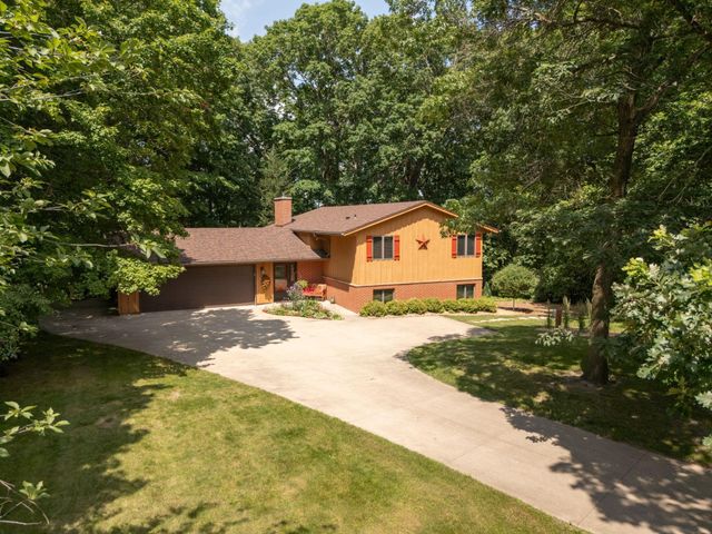 1135 1st Street NW, Oronoco, MN 55960