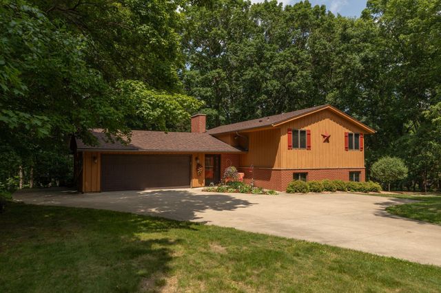 1135 1st Street NW, Oronoco, MN 55960