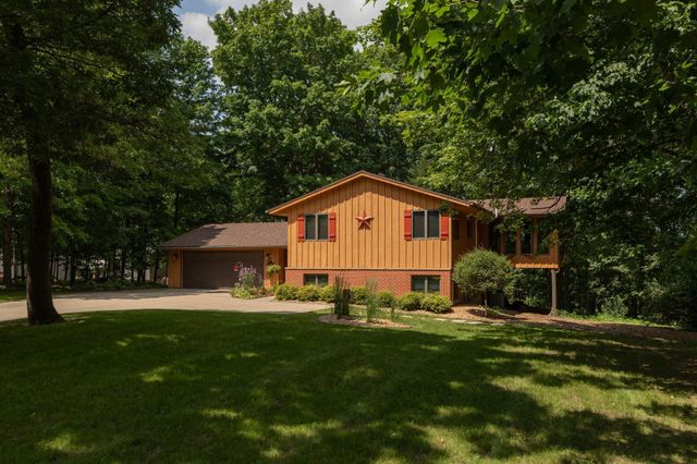 1135 1st Street NW, Oronoco, MN 55960