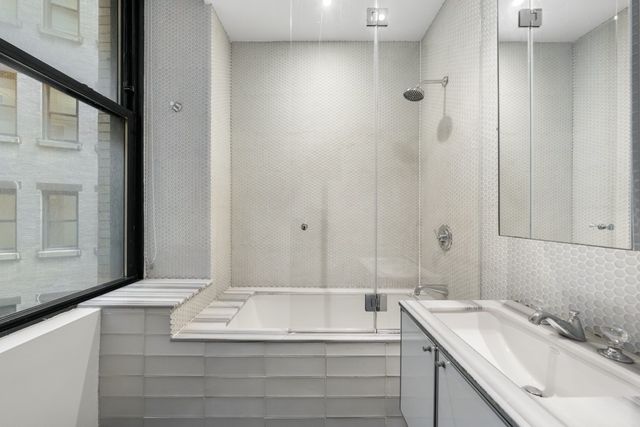 25 Broad St Apt 9S, New York City, NY 10005