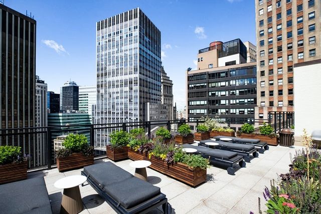 25 Broad St Apt 9S, New York City, NY 10005