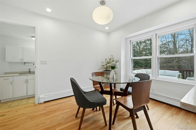 10 Woodhull Road, East Setauket, NY 11733