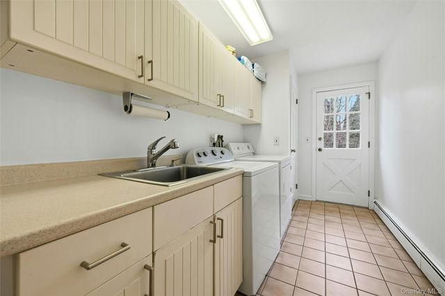 10 Woodhull Road, East Setauket, NY 11733