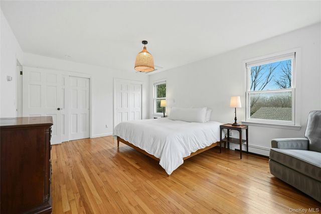 10 Woodhull Road, East Setauket, NY 11733