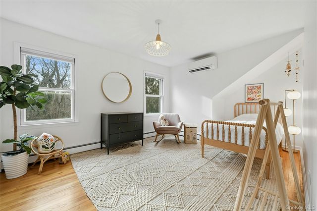 10 Woodhull Road, East Setauket, NY 11733