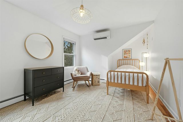 10 Woodhull Road, East Setauket, NY 11733