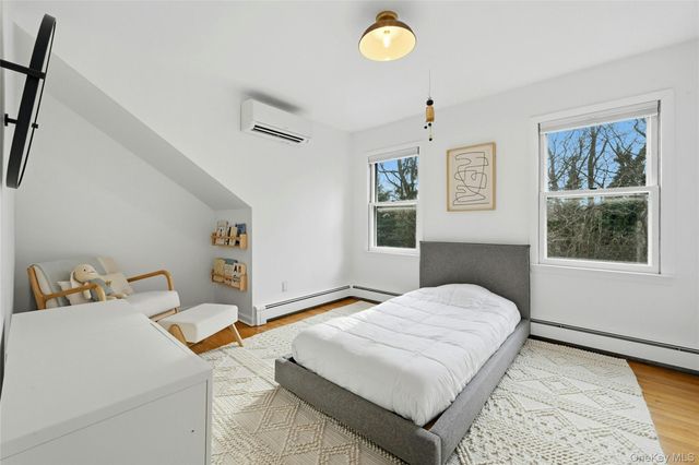 10 Woodhull Road, East Setauket, NY 11733