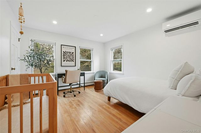 10 Woodhull Road, East Setauket, NY 11733