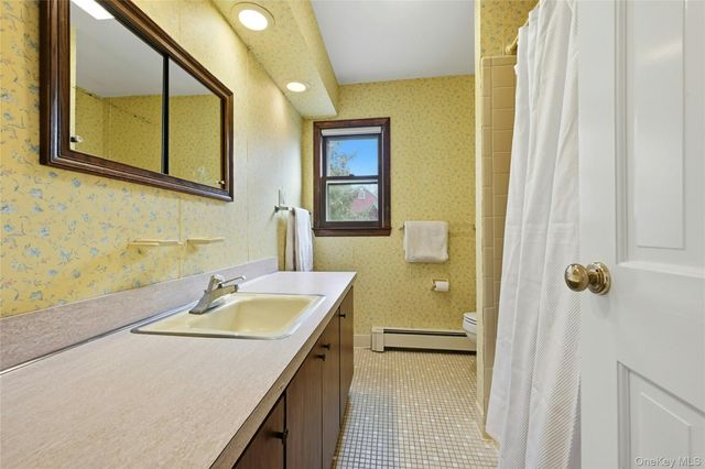 10 Woodhull Road, East Setauket, NY 11733