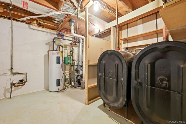 10 Woodhull Road, East Setauket, NY 11733