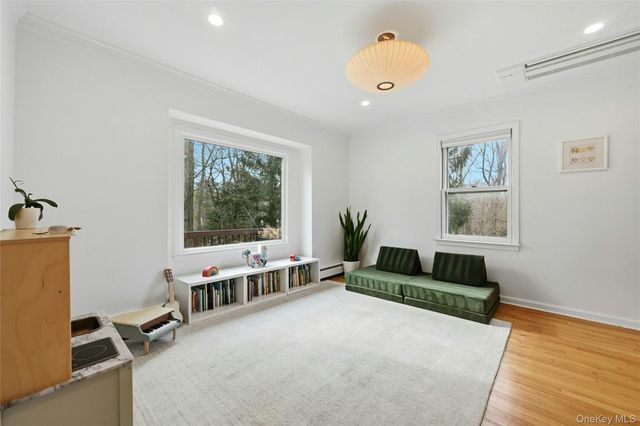 10 Woodhull Road, East Setauket, NY 11733