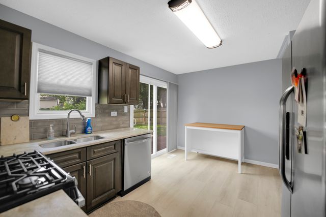 20547 S Frankfort Square Road, Frankfort, IL 60423