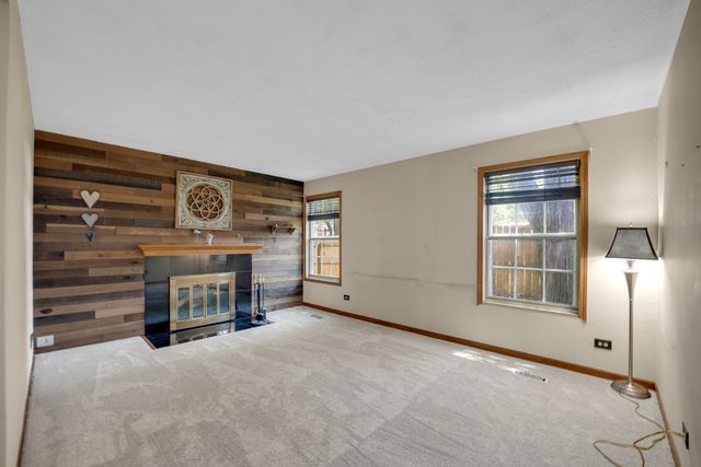 20547 S Frankfort Square Road, Frankfort, IL 60423