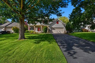 1860 Spinaker Drive, Woodbury, MN 55125