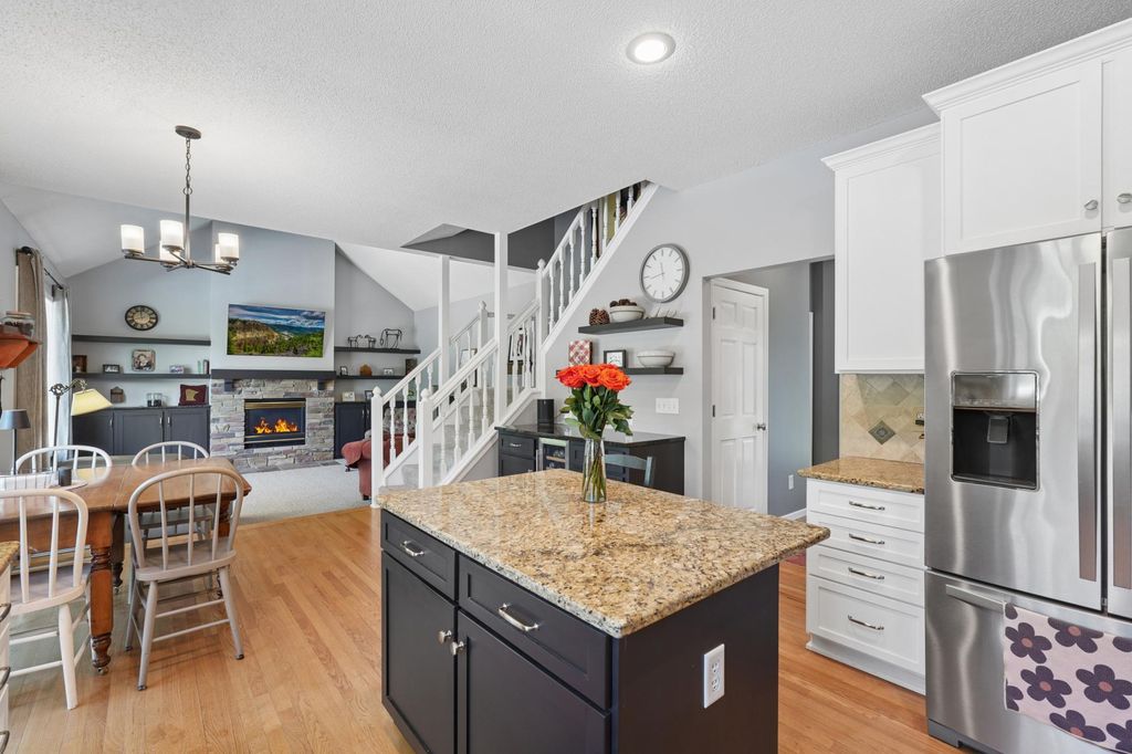 1860 Spinaker Drive, Woodbury, MN 55125 — photo 2