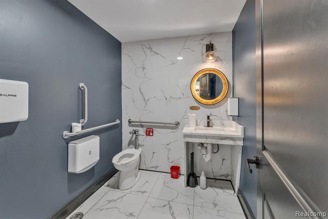 1025 Mason, Dearborn, MI 48124