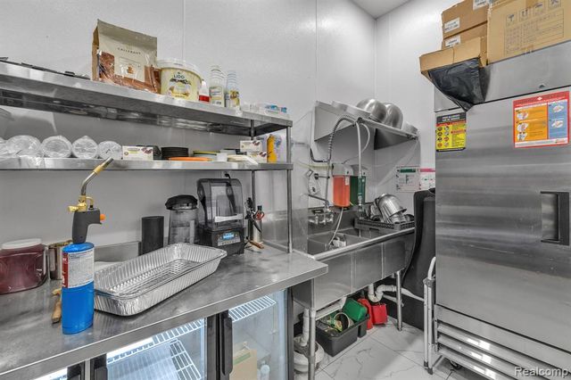 1025 Mason, Dearborn, MI 48124
