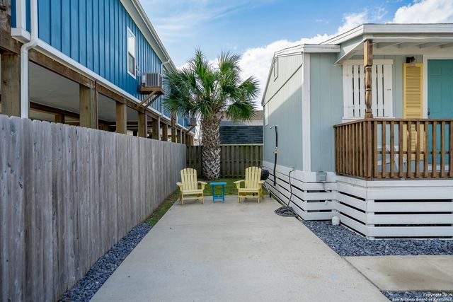 100 Brown, Port Aransas, TX 78373