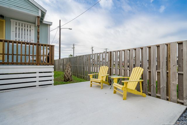 100 Brown, Port Aransas, TX 78373