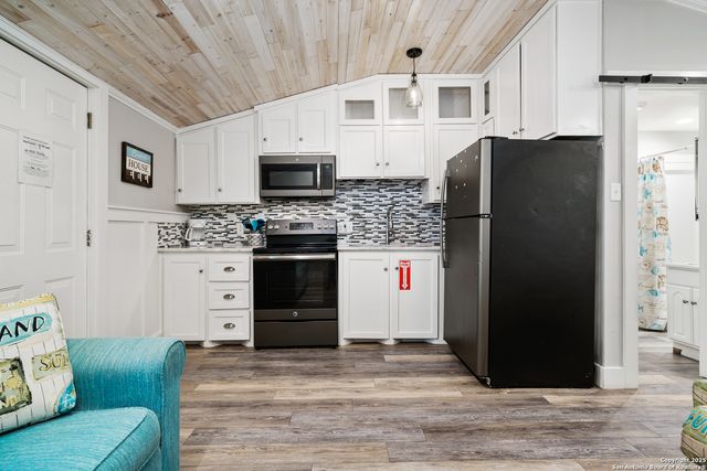 100 Brown, Port Aransas, TX 78373