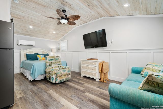 100 Brown, Port Aransas, TX 78373