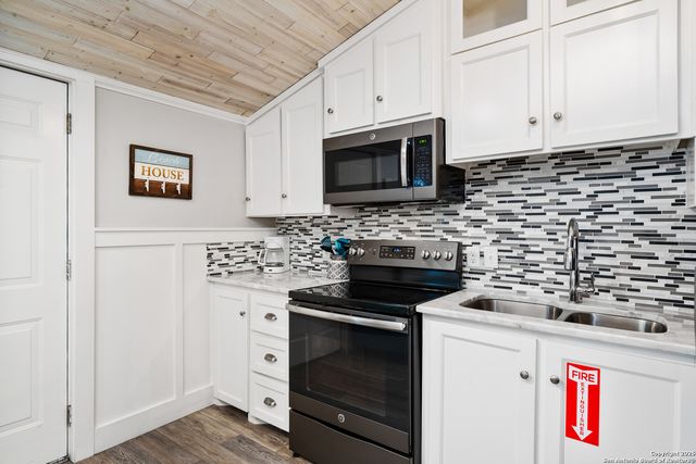 100 Brown, Port Aransas, TX 78373