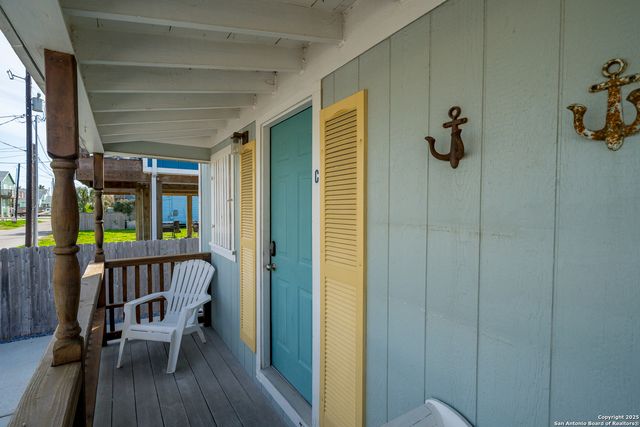 100 Brown, Port Aransas, TX 78373