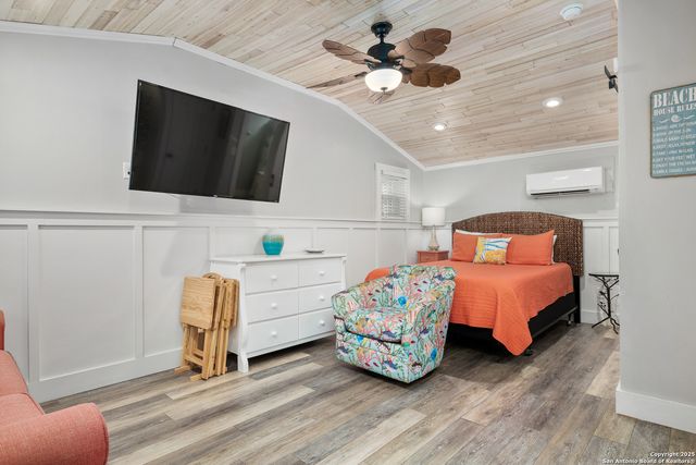 100 Brown, Port Aransas, TX 78373