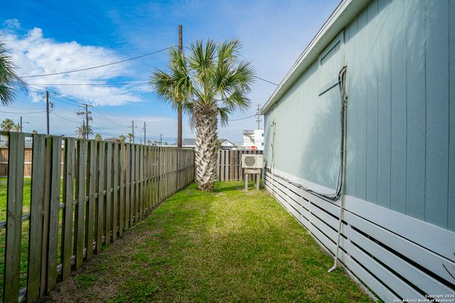 100 Brown, Port Aransas, TX 78373