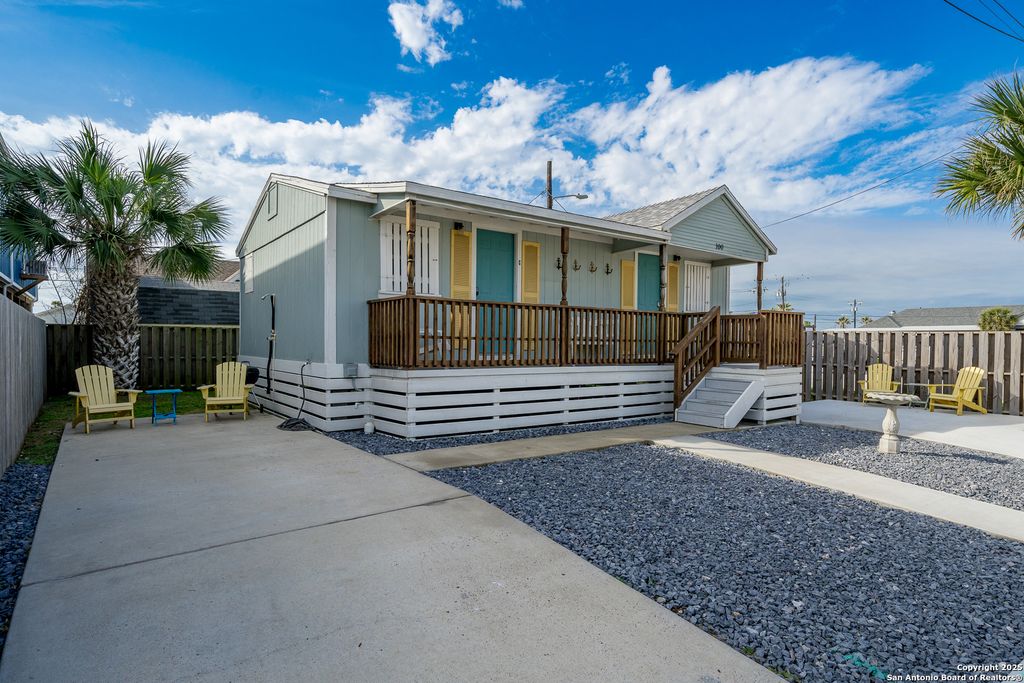 100 Brown, Port Aransas, TX 78373
